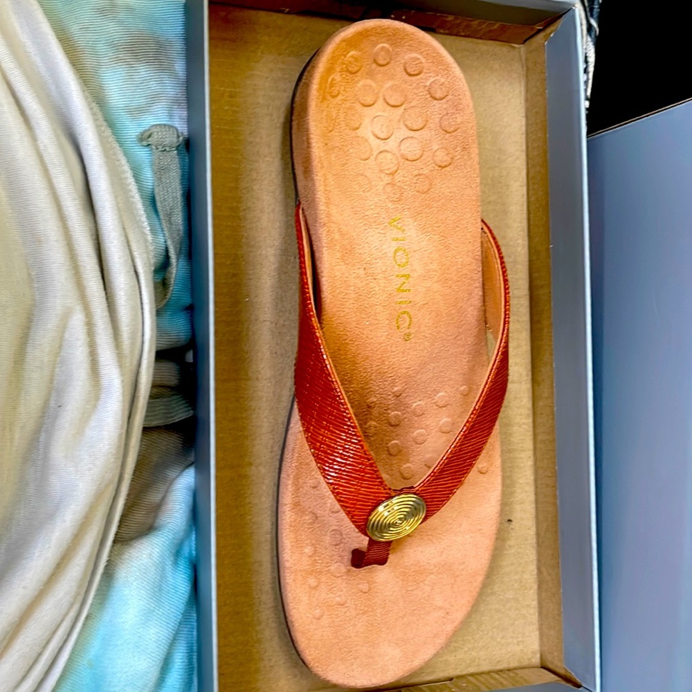 Vionic sandals, size 9, brown, brand new in box with tags